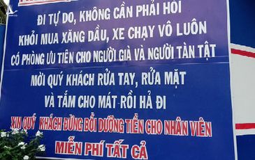 Tấm biển mời đi vệ sinh, vào tắm miễn phí không cần hỏi, câu dặn cuối gây chú ý đặc biệt