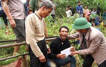 Lũ dữ miền Trung: Tang thương 6 người cùng cháu bé chưa ra đời bị đất đá vùi lấp