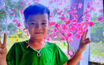 Lực lượng chức năng đội mưa tìm bé trai lạc trước giờ bão đổ bộ