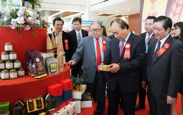 Thủ tướng Nguyễn Xuân Phúc dự Lễ kỷ niệm 90 năm thành lập Hội Nông dân Việt Nam