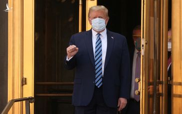 Về thuyết âm mưu Tổng thống Donald Trump bịa chuyện dương tính với virus Corona