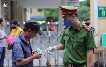 Dịch Covid-19 vào mùa khốc liệt, người dân không được lơ là