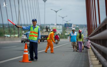 ‘Biệt đội’ giải cứu người nhảy cầu tự tử