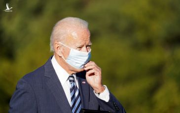 Tại sao ông Biden luôn đeo khẩu trang?