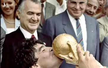 Sự nghiệp vĩ đại của huyền thoại Diego Maradona qua ảnh