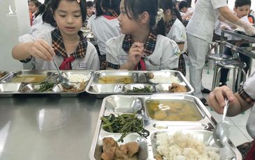 Phụ huynh bức xúc chất lượng bữa ăn: UBND quận 9 yêu cầu lắp camera giám sát