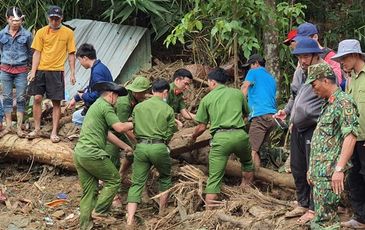 Qua gian khó, tỏ lòng người