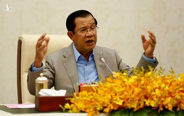 Thủ tướng Hun Sen cho tất cả học sinh lớp 12 đỗ tốt nghiệp