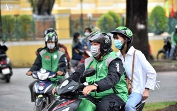 Sau Grab, Gojek cũng tăng 8-10% giá cước