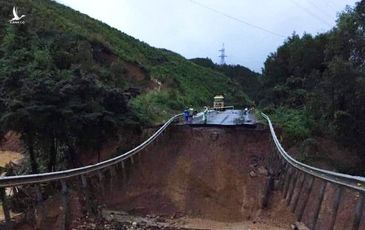 Quốc lộ 26 đứt đoạn do sạt lở, giao thông nối Đắk Lắk – Khánh Hòa tê liệt