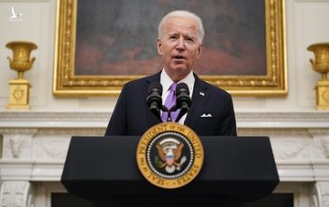 Tổng thống Biden ra lệnh cách ly những người bay đến Mỹ