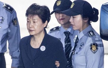 Cựu Tổng thống Park Geun Hye bị kết án 20 năm tù vì tham nhũng