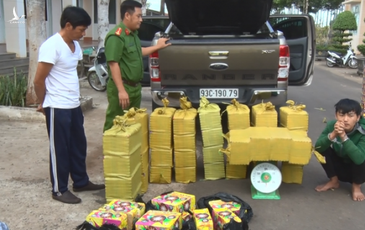 Bắt quả tang vụ vận chuyển 429 kg pháo lậu