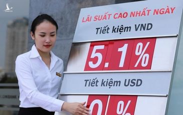 Lãi suất tiết kiệm tiếp tục giảm, ngân hàng hưởng lợi lớn nhất