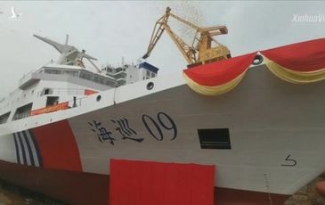 Tàu tuần dương tự sản xuất lớn nhất của TQ sẽ chạy trên biển Đông vào 2021