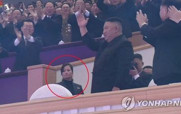 “Bóng hồng” đặc biệt vừa xuất hiện phía sau ông Kim Jong-un