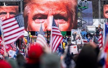 Ông Donald Trump và cuộc tấn công vào biểu tượng nền dân chủ Mỹ