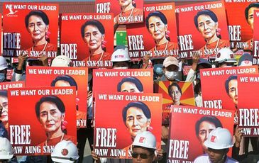 Bà Aung San Suu Kyi sắp hầu tòa