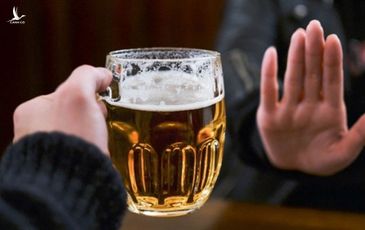 Trước khi uống rượu bia ngày Tết, người dân cần biết thông tin này
