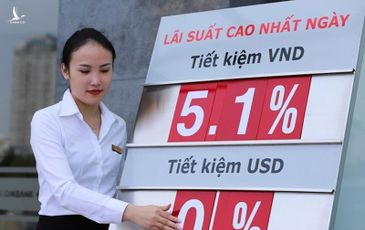 Lãi suất tiết kiệm tiếp tục giảm, vay vốn vẫn chịu lãi suất cao