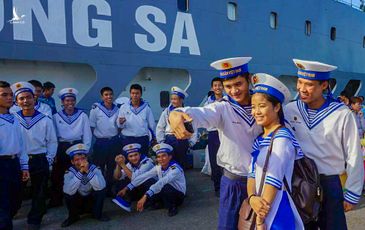 ‘Cô gái Trường Sa’ bảy năm viết thư cho lính biển