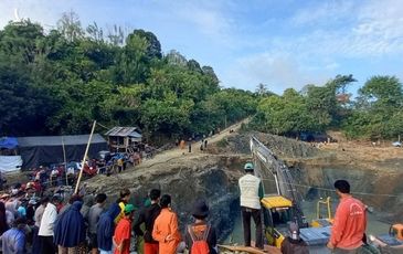 Sập mỏ vàng ở Indonesia, 70 người mất tích