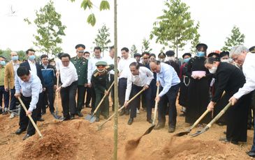 Thủ tướng Nguyễn Xuân Phúc: Trồng cây xanh để thúc đẩy quốc kế dân sinh