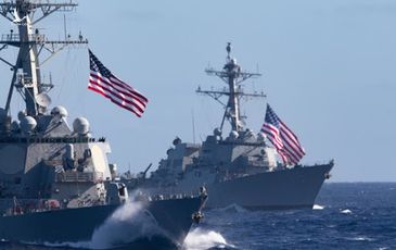 Tàu khu trục Mỹ thách thức Trung Quốc ở Biển Đông mạnh cỡ nào?
