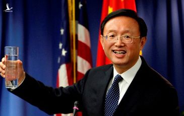 Mỹ không mời bữa cơm nào, Ủy viên Bộ Chính trị Trung Quốc ăn mì tôm trước giờ họp