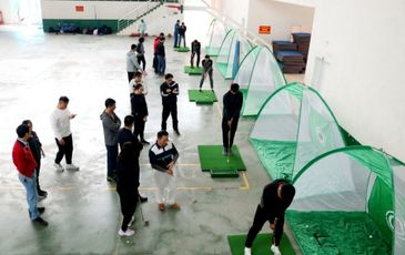 Đại học công lập đầu tiên ở Việt Nam đưa Golf vào giảng dạy