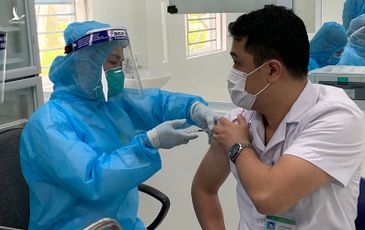 Việt Nam dành hơn 12.000 tỷ đồng tiền ngân sách mua vaccine Covid-19