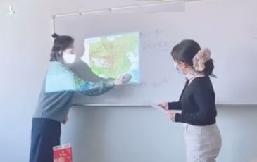 Clip: Cô giáo chiếu bản đồ đường lưỡi bò, du học sinh lập tức lên bảng vẽ lại cho đúng