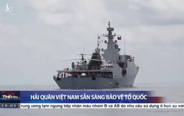 Tàu hộ vệ Việt Nam diễn tập ở Trường Sa