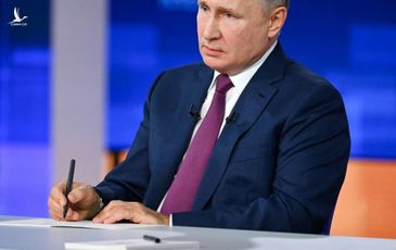 Bất ngờ câu trả lời của Tổng thống Putin khi được hỏi ông đã tiêm vắc xin gì?