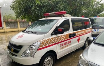 Xe cứu thương nhồi nhét người né chốt kiểm dịch từ Bắc Ninh về Sơn La