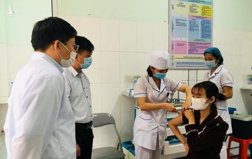 Bộ Y tế chuyển khẩn 800.000 liều vaccine Covid-19 cho TP HCM