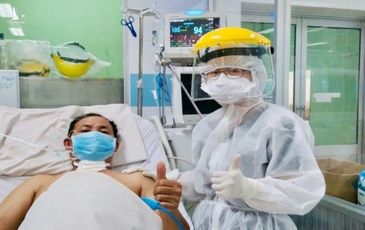 Bệnh nhân COVID-19 nặng được hồi sinh trong tuyến đầu bị phong tỏa