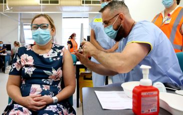 Australia cho phép các hiệu thuốc thực hiện tiêm vaccine COVID-19