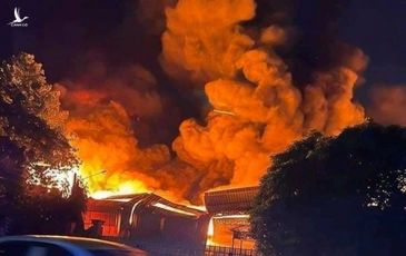 Cháy lớn tại khu công nghiệp Sóng Thần