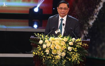 Thủ tướng: ‘Tiêm vaccine miễn phí toàn dân để đạt miễn dịch cộng đồng’