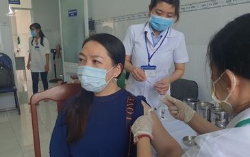 Tiêm vaccine phòng chống COVID-19 mũi 2 ít có phản ứng phụ hơn mũi 1