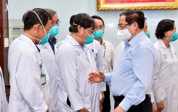 Thủ tướng khen 10 tập thể, cá nhân xuất sắc trong phòng chống dịch