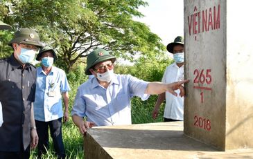 Hết lòng, hết sức vì đất nước, vì nhân dân