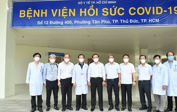 Bí thư Thành ủy TPHCM Nguyễn Văn Nên thăm Bệnh viện Hồi sức Covid-19