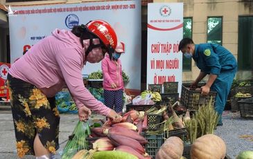 Ấm lòng “phiên chợ nhân đạo”, “chợ 0 đồng” tại khu cách ly