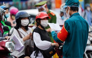 Chuyên gia kinh tế: ‘TP.HCM nên giãn cách triệt để hơn’