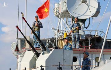 Kỳ 1: Tàu săn ngầm đi bắn máy bay