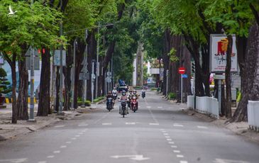 TP.HCM im ắng sáng sớm đầu tiên giãn cách