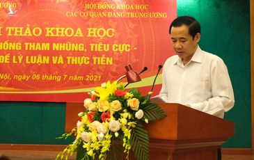 ‘Chống tham nhũng chỉ một nửa thì còn tệ hơn cả không chống’