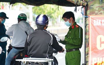 Vì sao đường phố TP HCM đông trở lại?